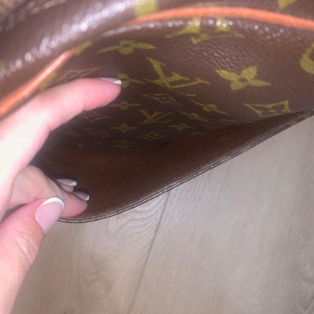 ✨👜 Authentic Louis Vuitton Vintage Monogram Canvas Marceau PM Messenger Bag 👜✨ - Picture 7 of 13